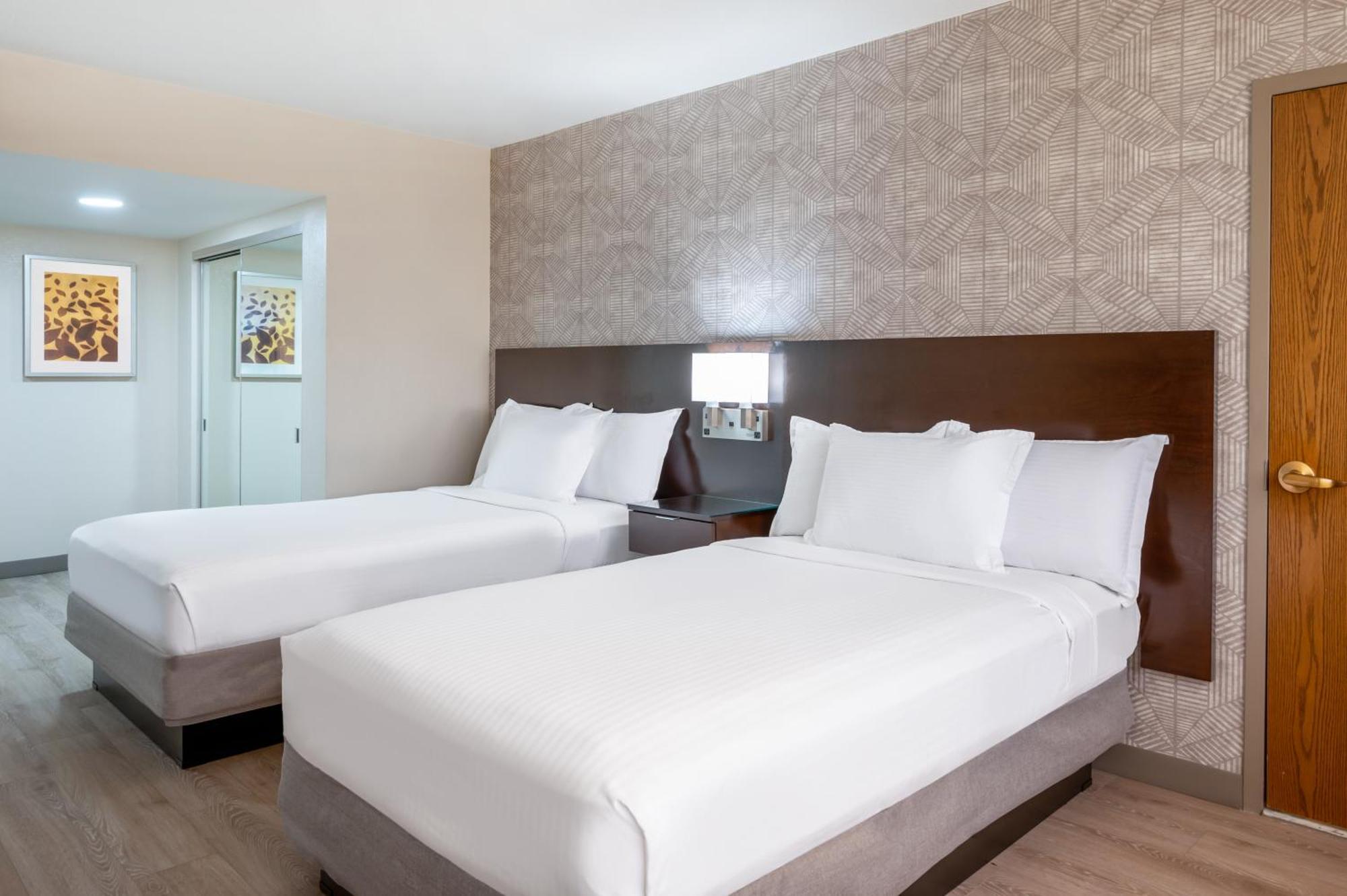 Wyndham Indianapolis Airport Hotel Екстериор снимка