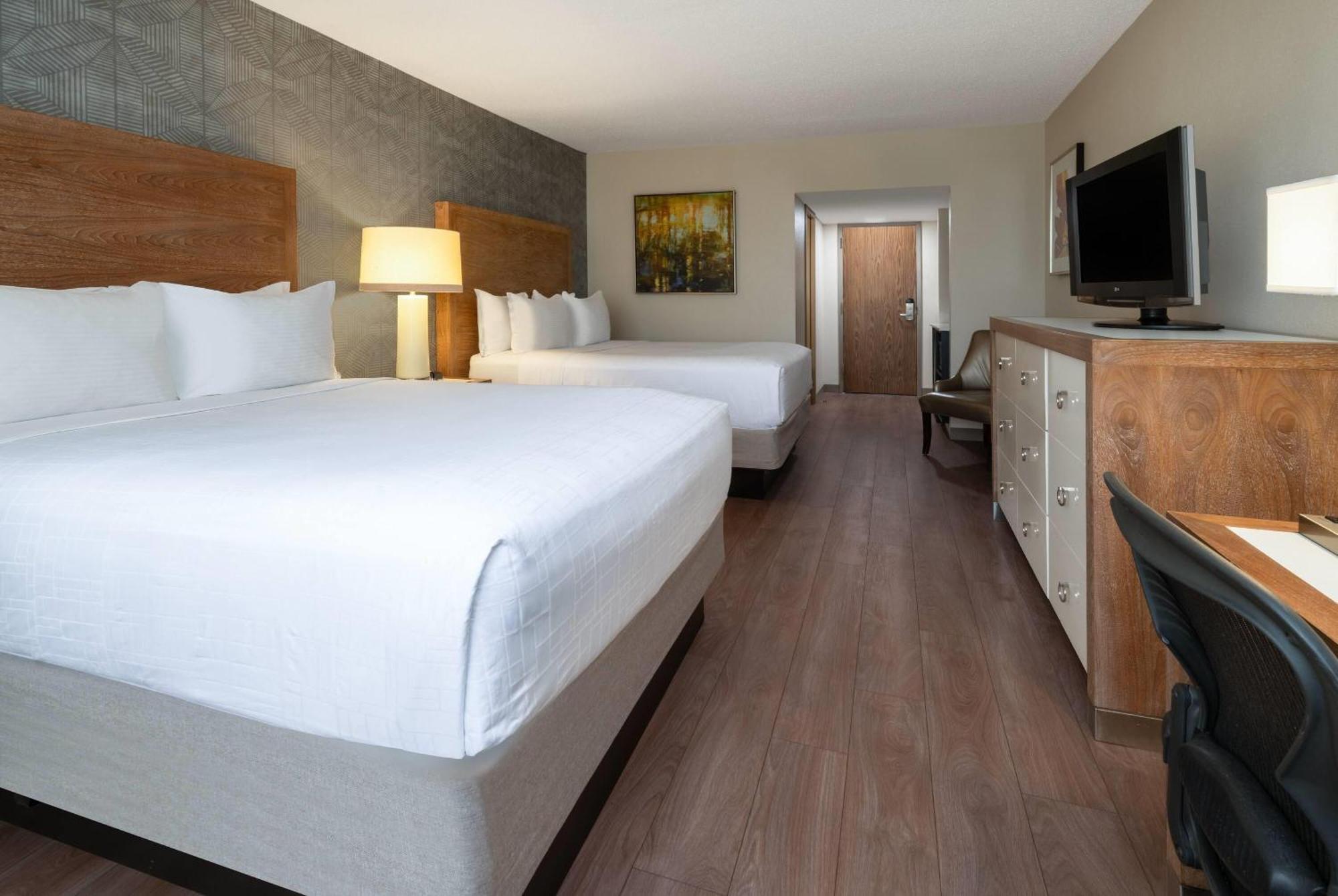 Wyndham Indianapolis Airport Hotel Екстериор снимка