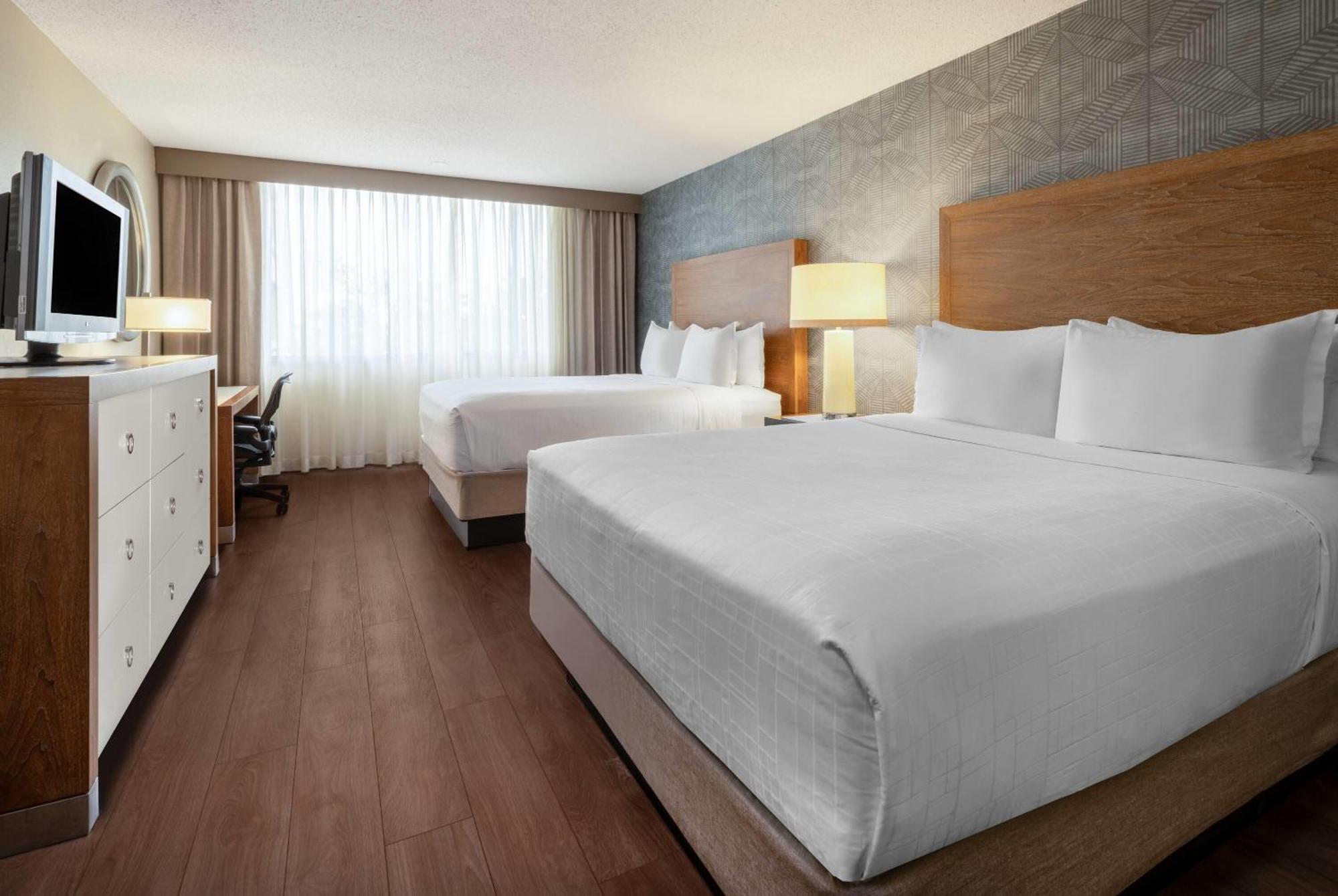 Wyndham Indianapolis Airport Hotel Екстериор снимка