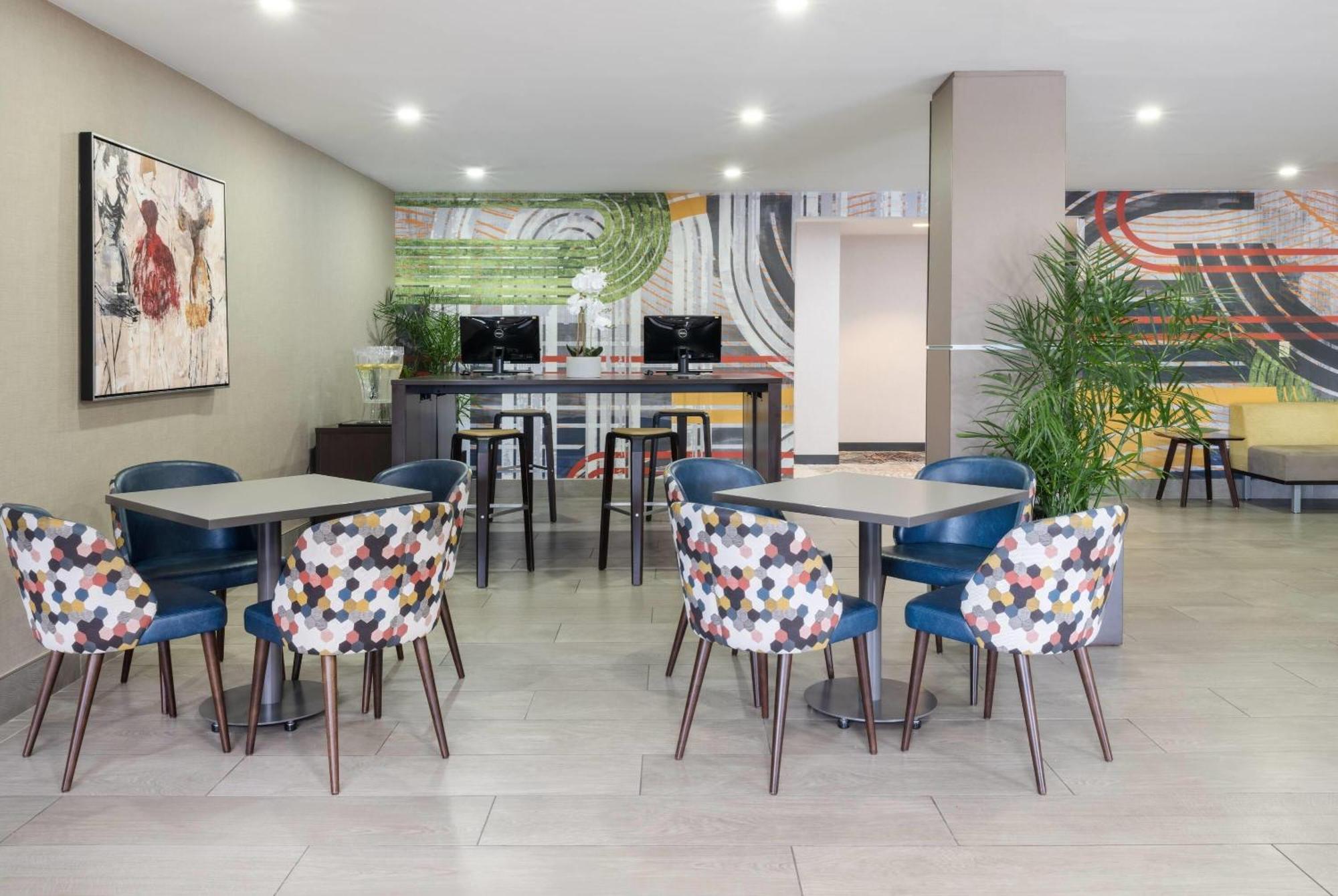 Wyndham Indianapolis Airport Hotel Екстериор снимка